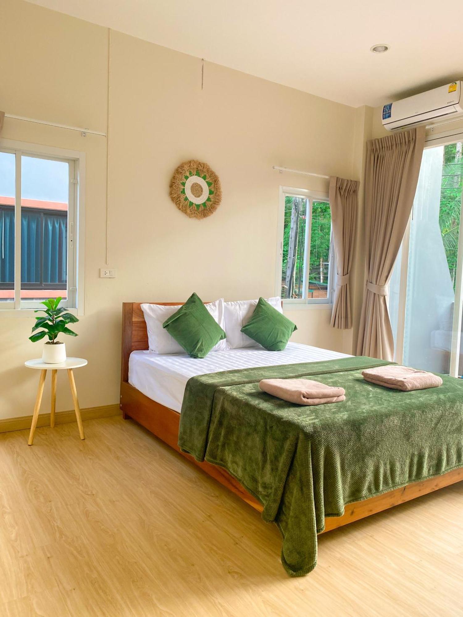 Private Room With Share Bathroom At Little Wild House Khaosok Khao Sok National Park Buitenkant foto