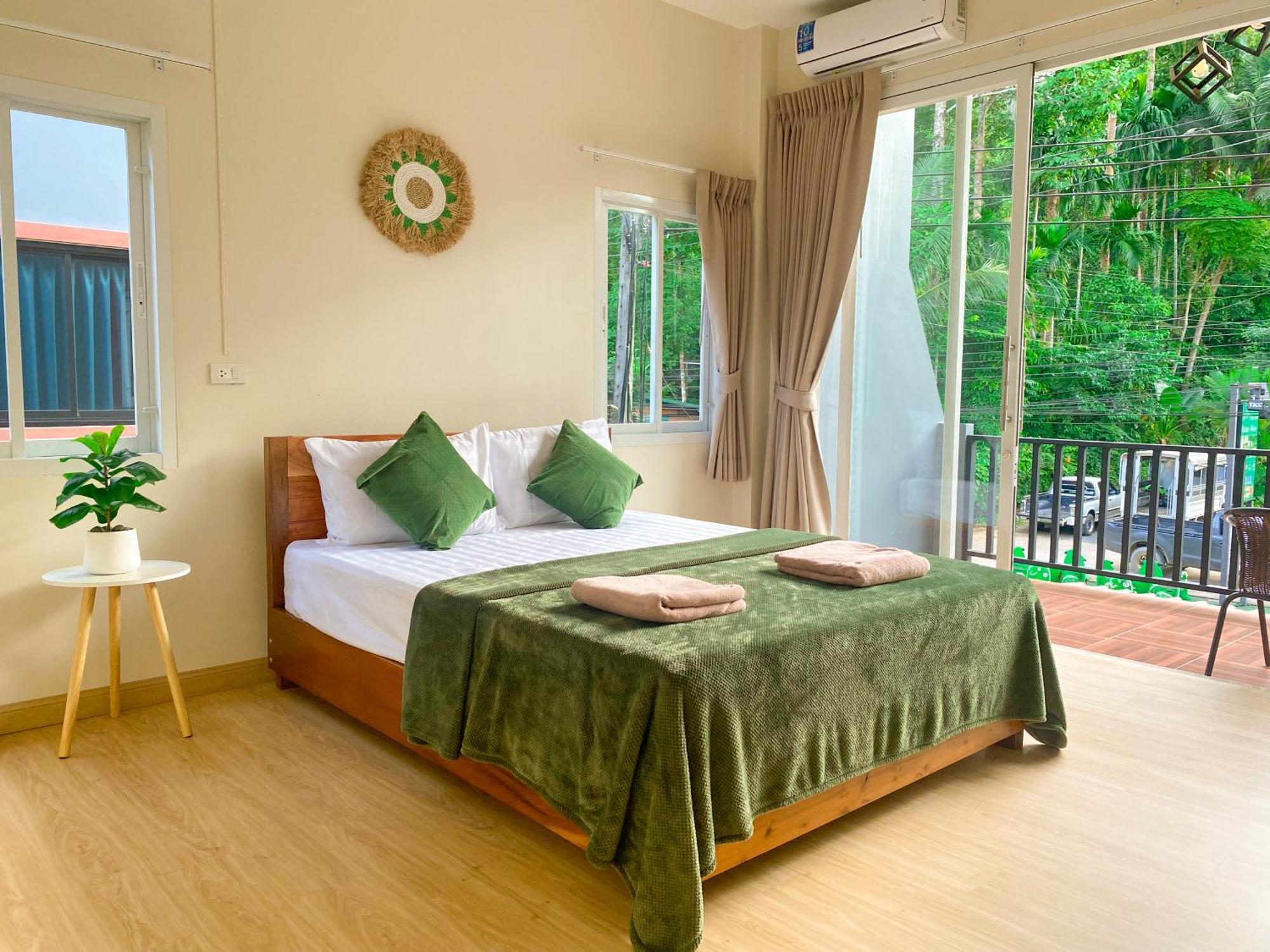 Private Room With Share Bathroom At Little Wild House Khaosok Khao Sok National Park Buitenkant foto